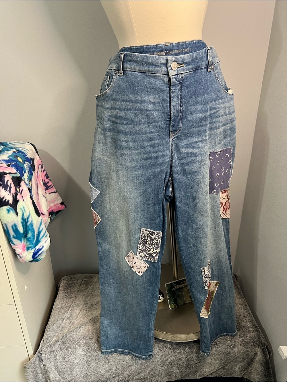 Chico's Size 3 (XL/16) So Slimming Girlfriend Crop Patchwork Jeans Medium Wash